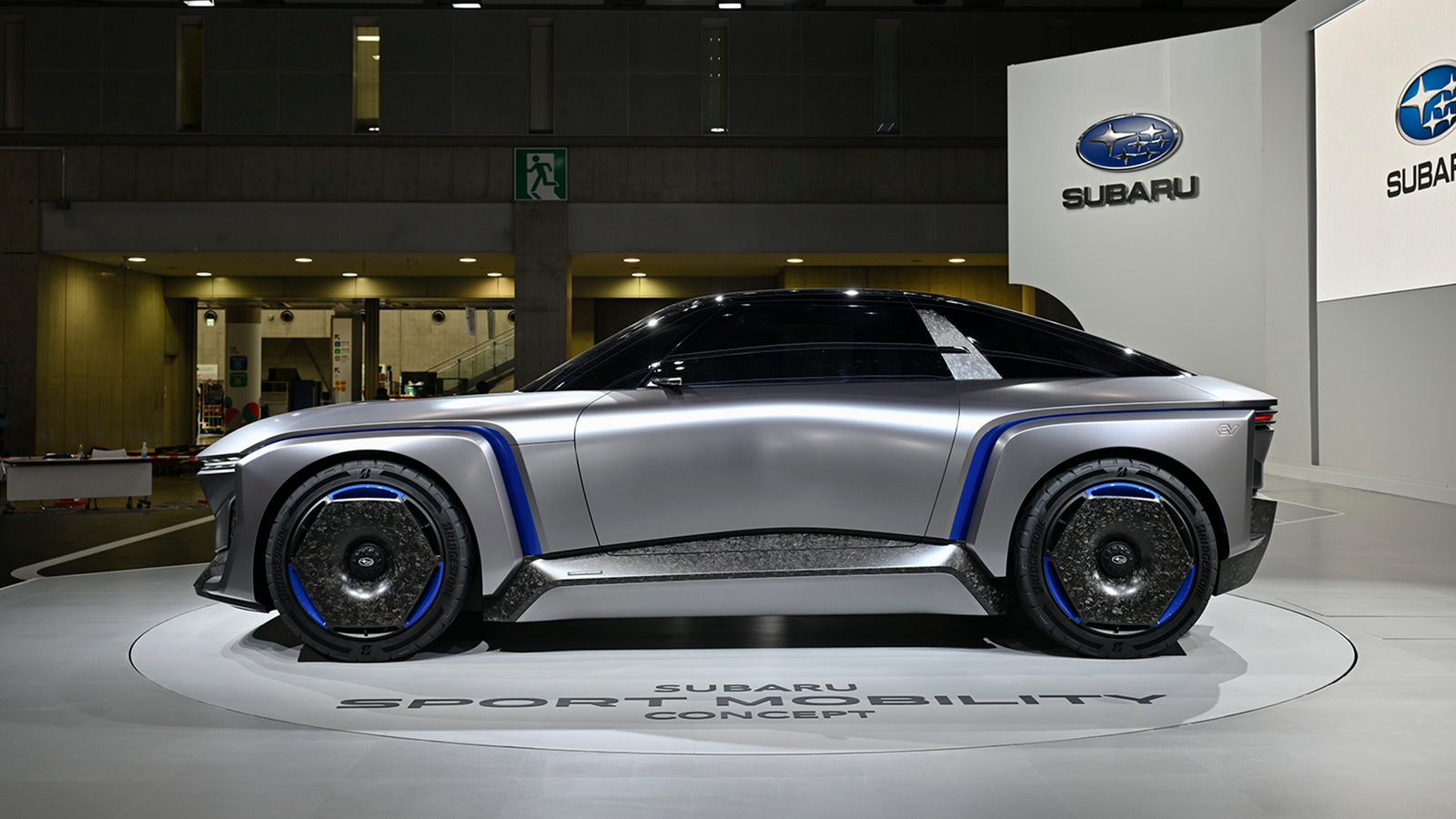 That's a lot of carbon fibre. Looks nice, though